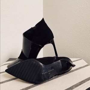 Zara, Patent Leather / Suede pointed ankle boots.
